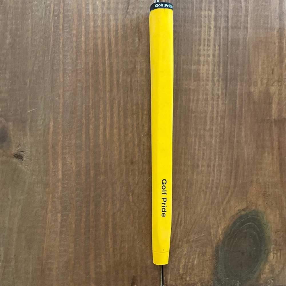 Golf pride yellow putter grip